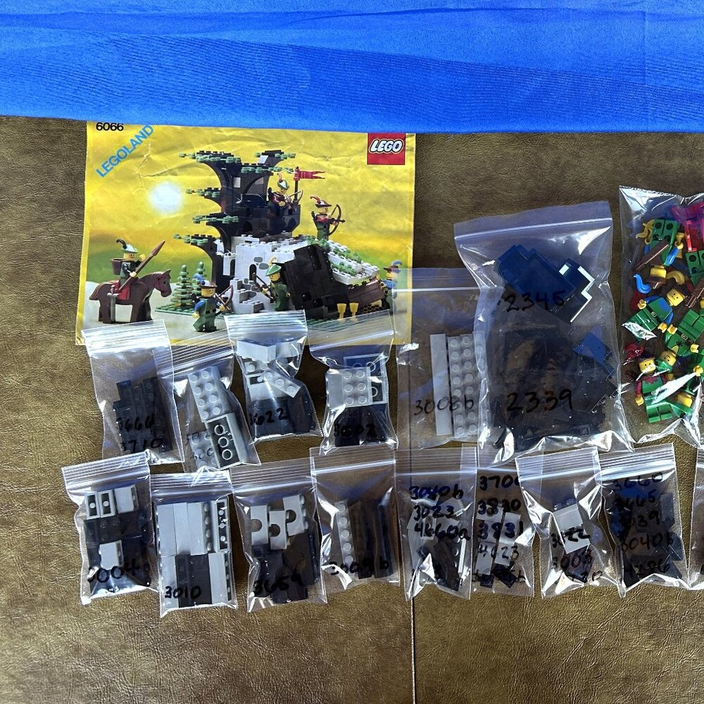 1987 Lego 6066 Camouflaged Outpost Complete with Manual - Picture 9 of 14